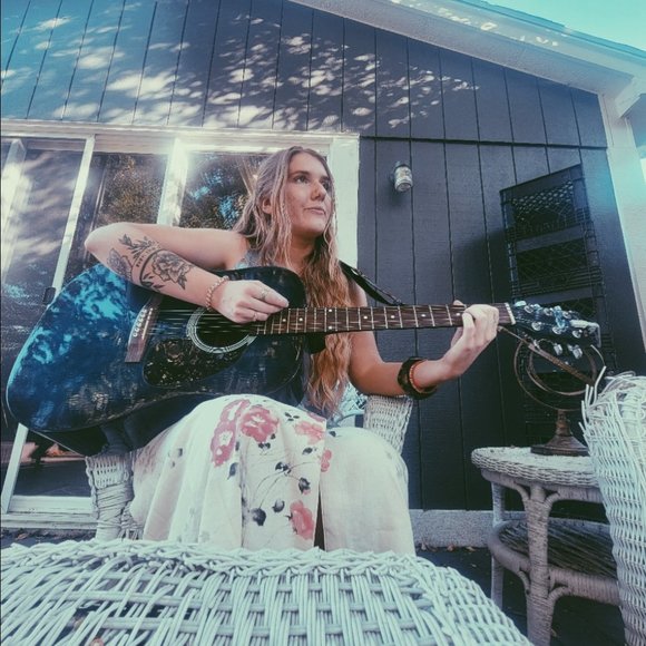 Meet your Posher, Kenz - Picture 4 of 9